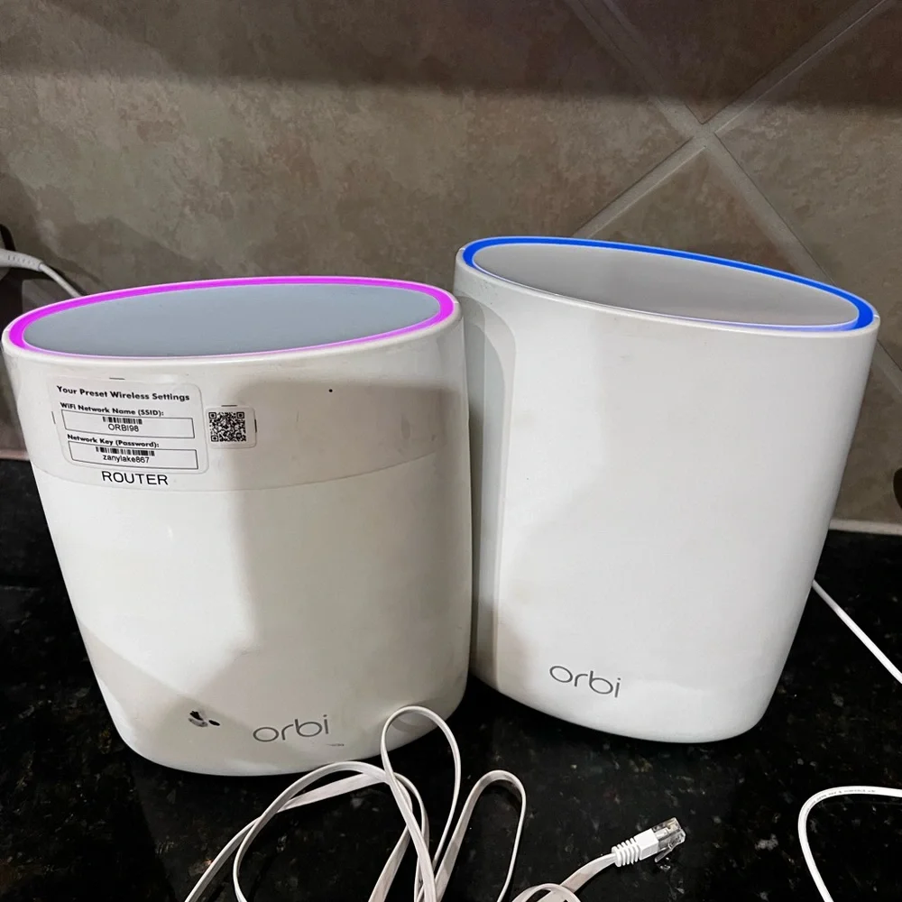 White Wireless Router System - Picture 6 of 7